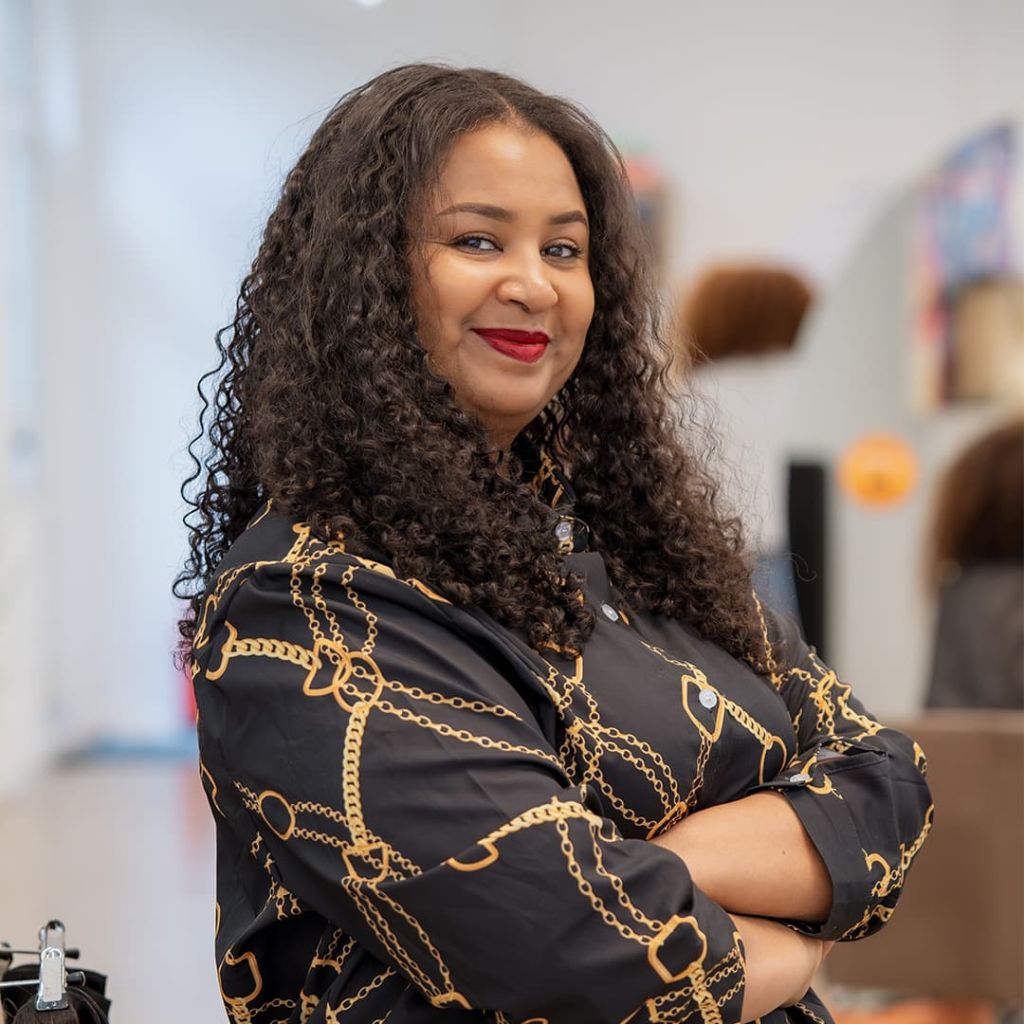 Selam, Afrostylistin, unsere kreative Frisurenmeisterin